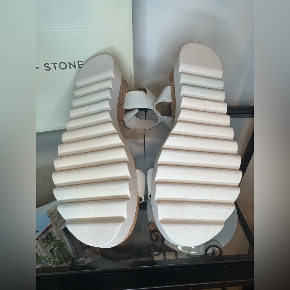 NWT Sun + Stone Melanyy Laceless Open Toe Wedge Sandals White Size 9.5 - Picture 7 of 8